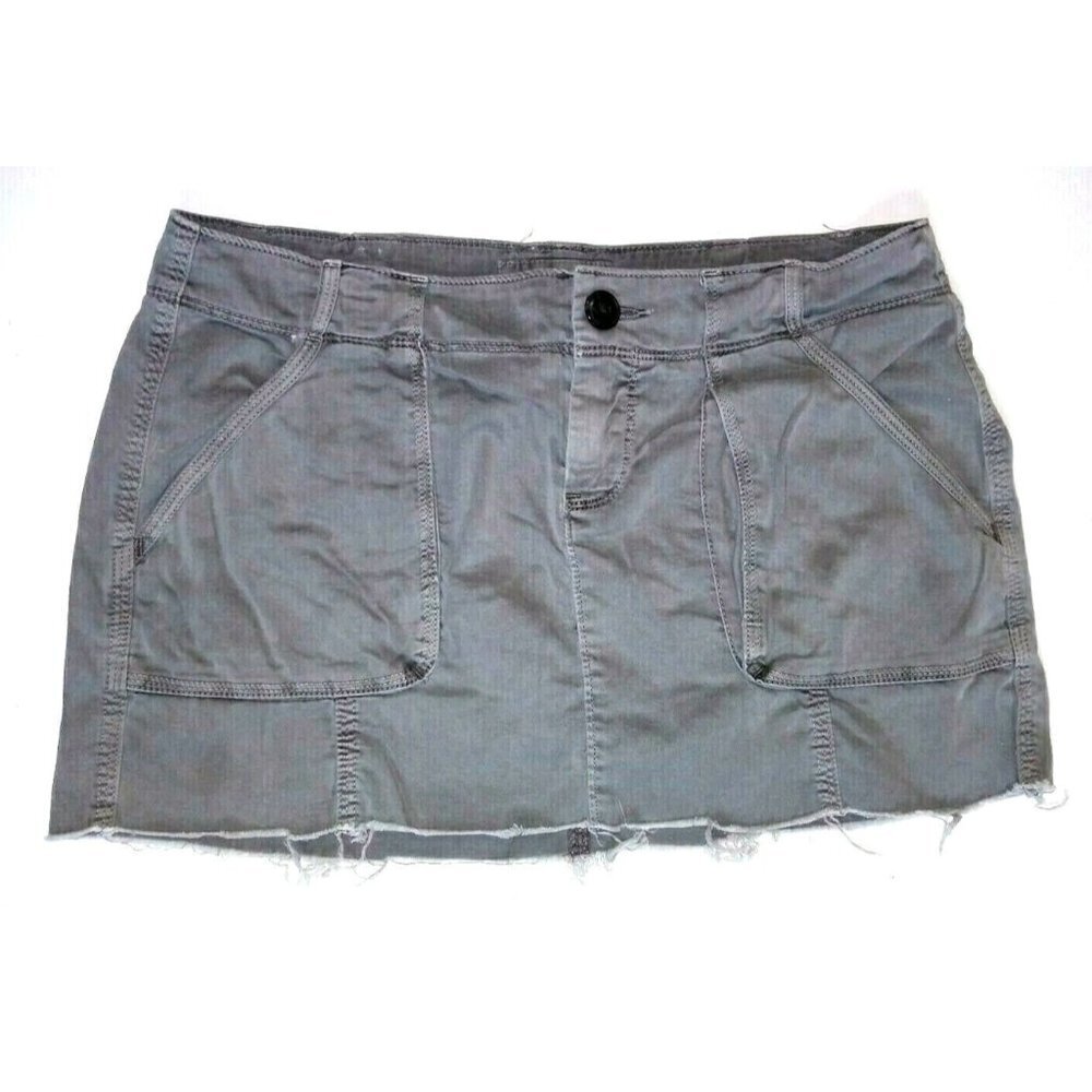 Womens Old Navy Mini Skirt Size 6 Gray 32x12 cute frayed hem stretch 4 pocket